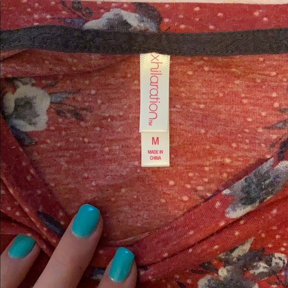 Xhilaration flowy short sleeve - Picture 2 of 3